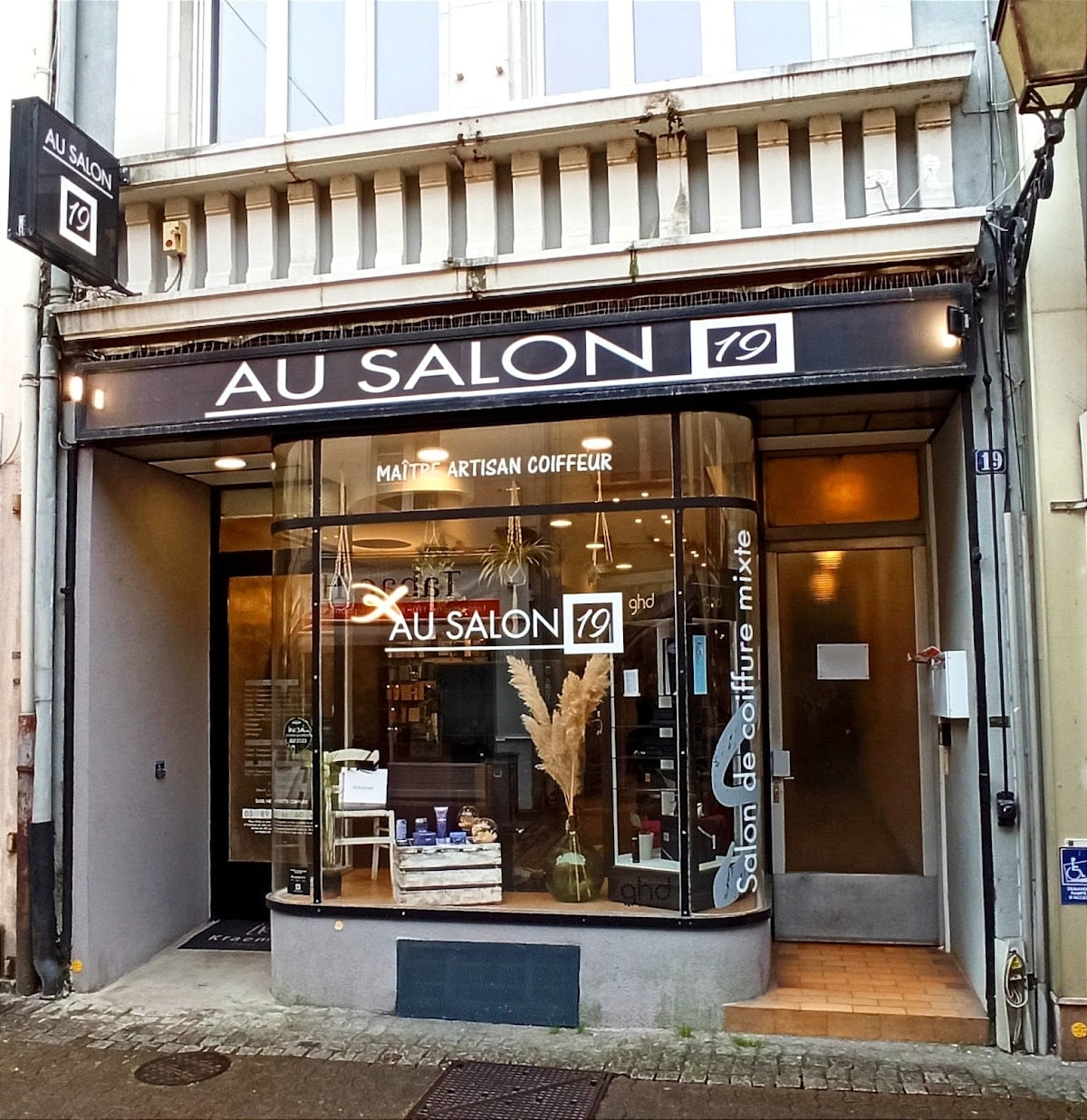 Au Salon 19
